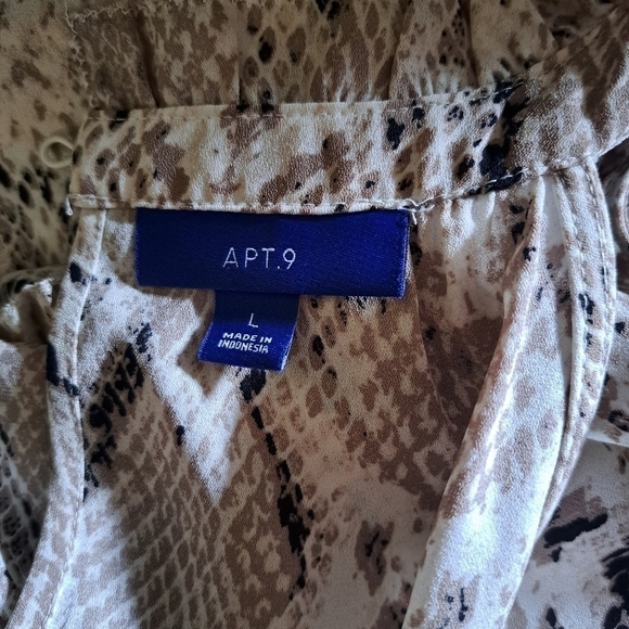 Apt 9 reptile Print tank top size large - Picture 4 of 4